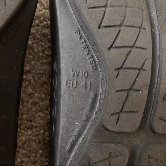 OOFOS | Oolala Recovery Flip Flops Black Size Women's 10 - Picture 8 of 9